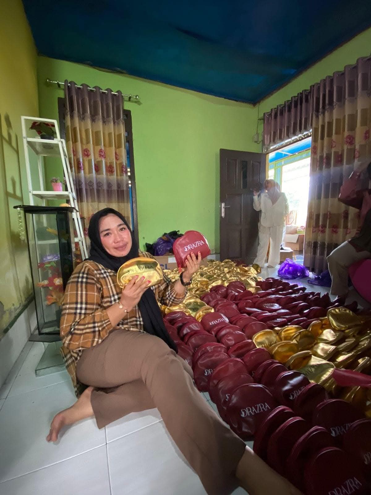 Aktivitas bisnis Rosnawati